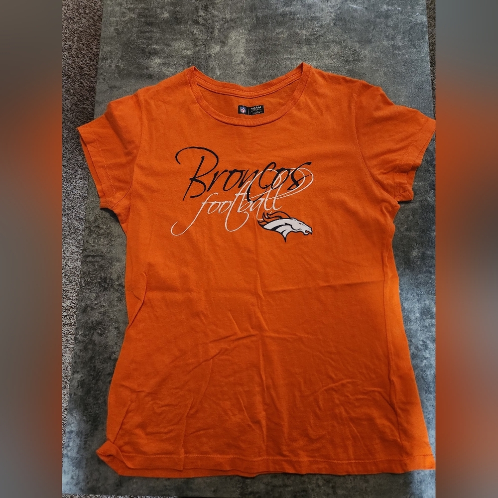 NFL Broncos Football tshirt